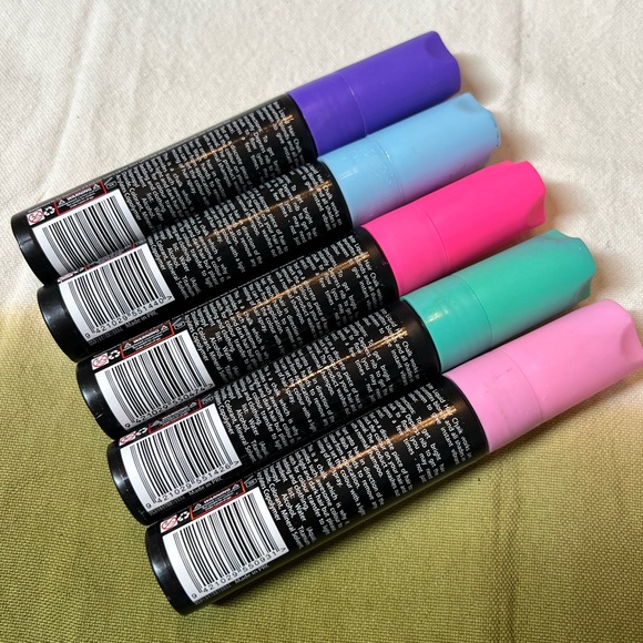 Liquid Chalk Hair Bundle - Picture 2 of 3